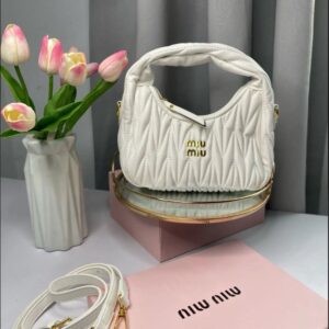 CARTERA MIU MIU