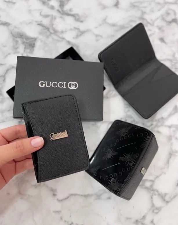 Tarjetero Gucci