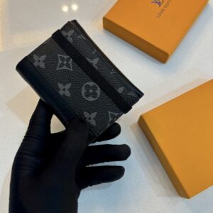 Portador de tarjetas-billetes tipo libro Louis Vuitton