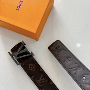 Correa | Louis Vuitton